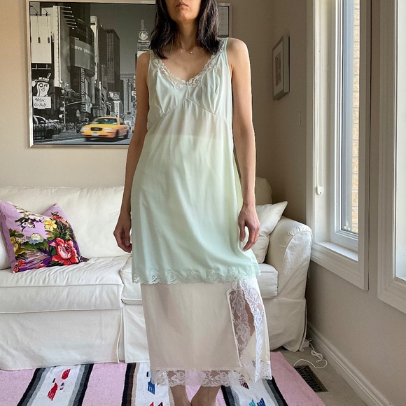 Mint green lace detail slip - Picture 1 of 13